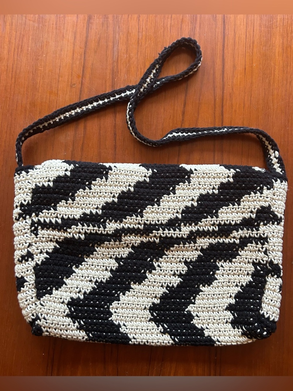 Crochet Handbag - Picture 6 of 9